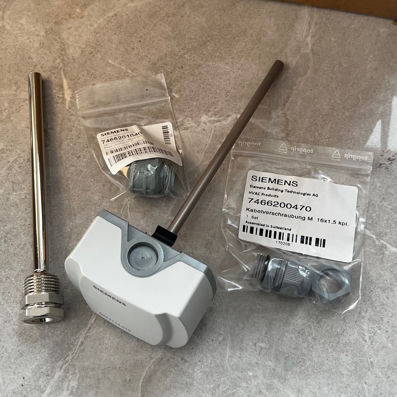 西门子插入式风管水管温度传感器QAE2174.015