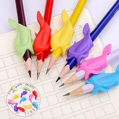 小学生辅助写字握笔矫正器初学者铅笔套拿笔姿势纠正握笔器现货