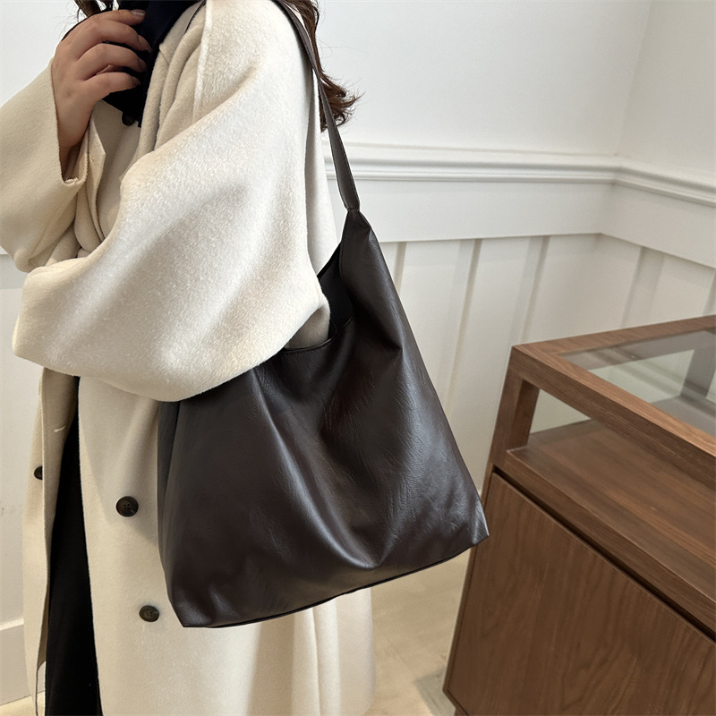 Bolso de mujer 2023 otoño nuevo ocio de viaje mochila de moda personalidad bolso de mano nicho tendencia tote