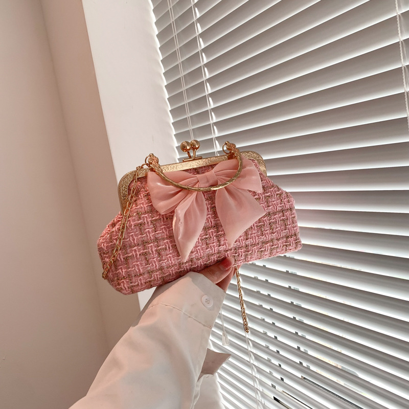 Niche design fashion handbag women's 2023 new spring and summer retro small square bag high-end_voghion.com