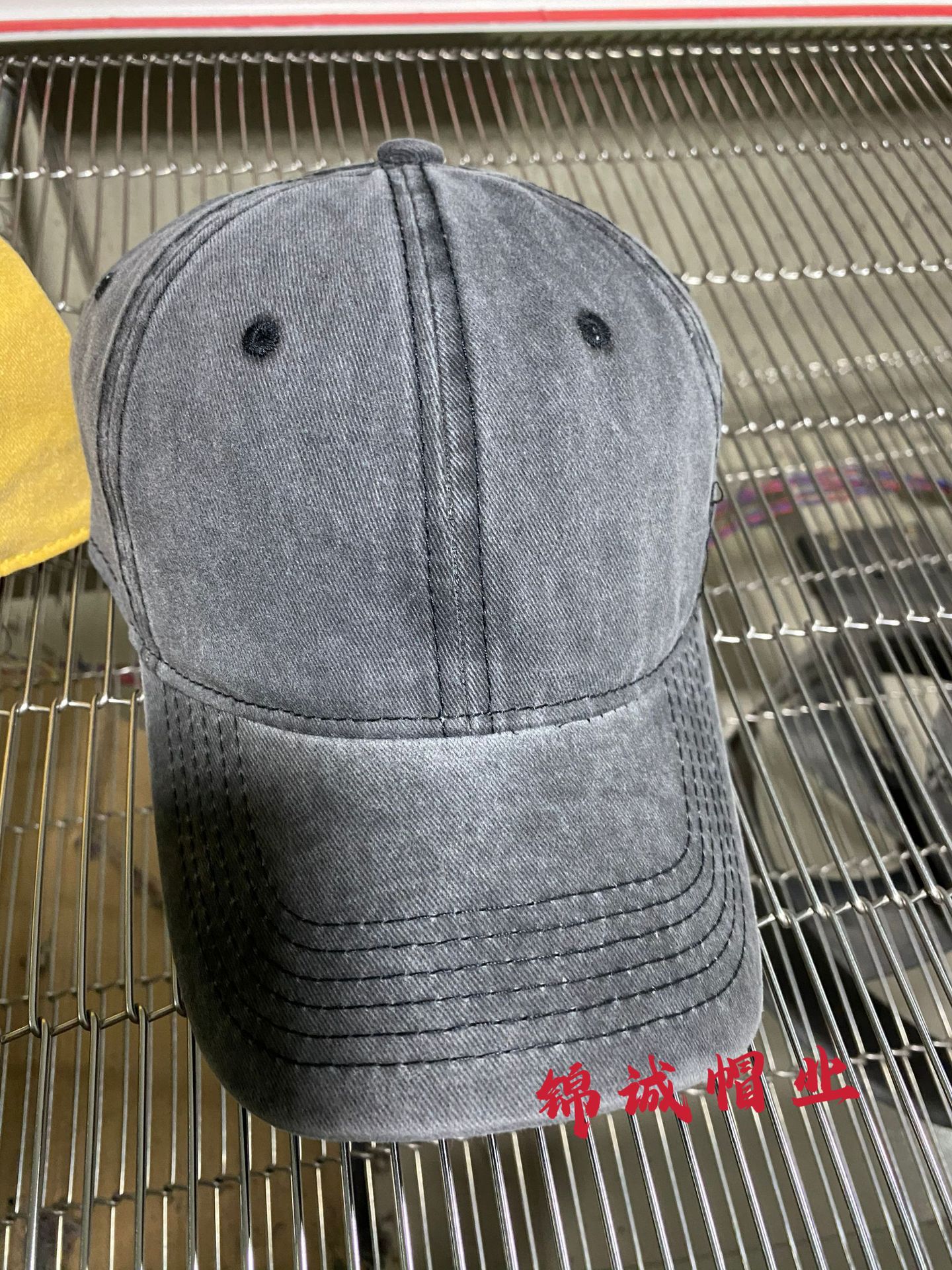 Qingdao üreticisinden toptan satış: özelleştirilebilir yıkanabilir beyzbol şapkaları, ördek gagası şapkaları, yıkanmış denim beyzbol şapkaları, dış mekan güneş koruması.