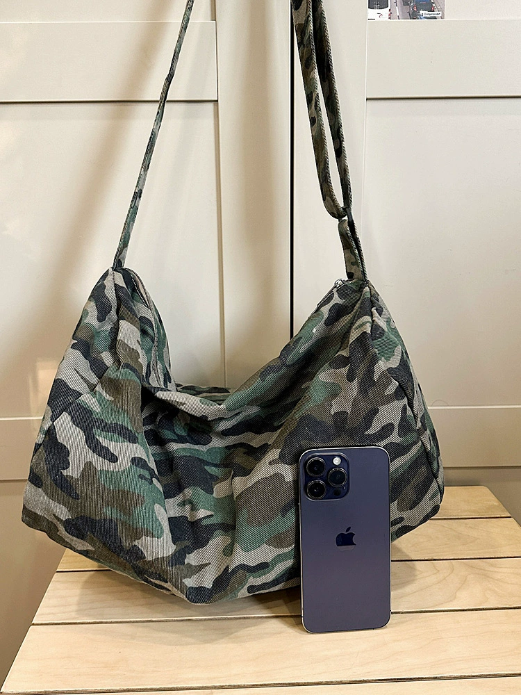 Capacious trend one-shoulder bag, fashionable shoulder bag