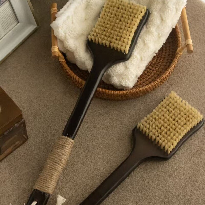 New Dry Brushing Body Brush with Pig Bristles, Bath Brush for Scrubbing and Cleaning the Back, Soft Horsehair Long-Handle Brush New Dry Brushing Body Brush with Pig Bristles, Bath Brush for Scrubbing and Cleaning the Back, Soft Horsehair Long-Handle Brush