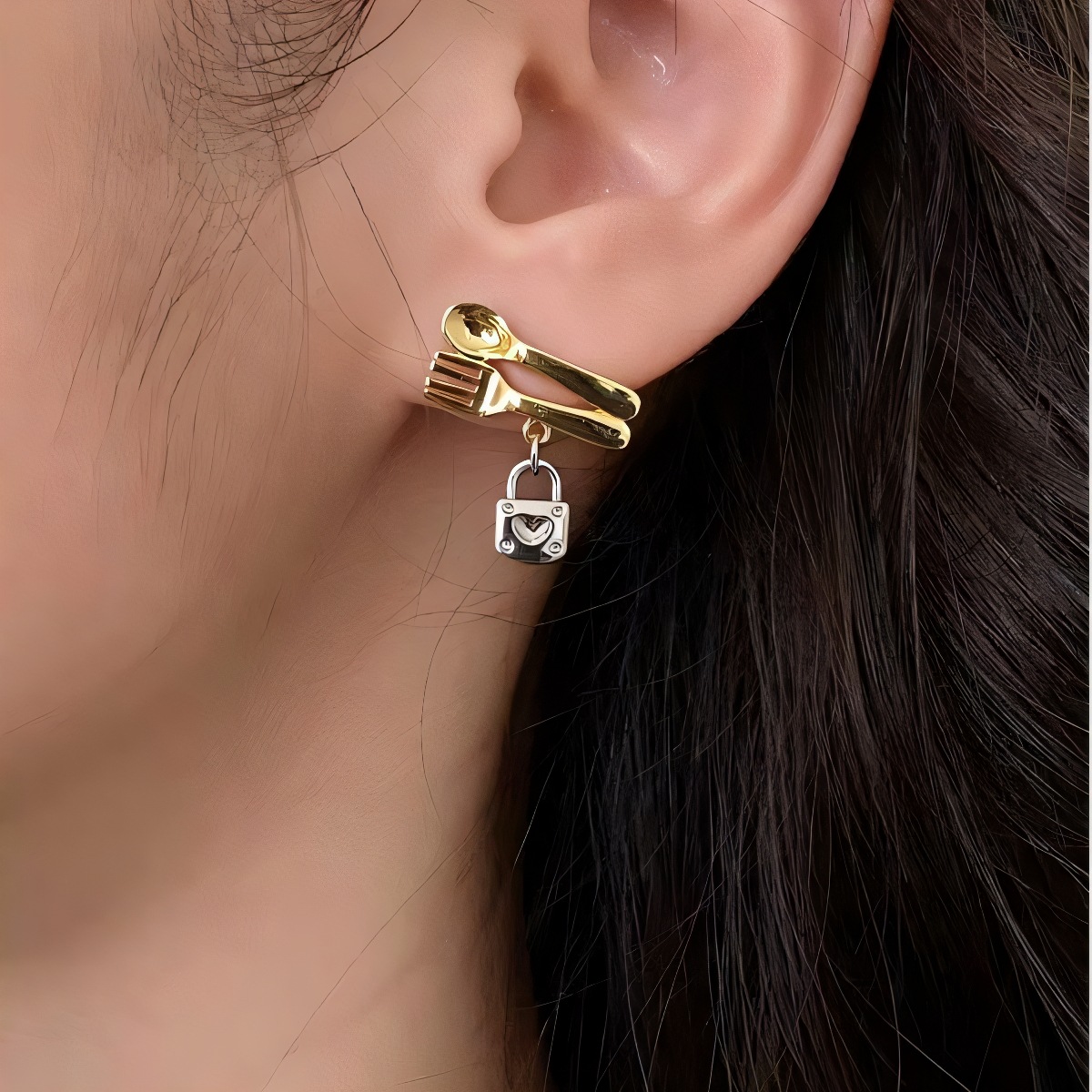 1 Par Lindo Dulce Forma De Corazón Cerrar Con Llave Vajilla Metal Mixto Cobre Chapado En Oro De 14 Quilates. Pendientes De Gota display picture 4