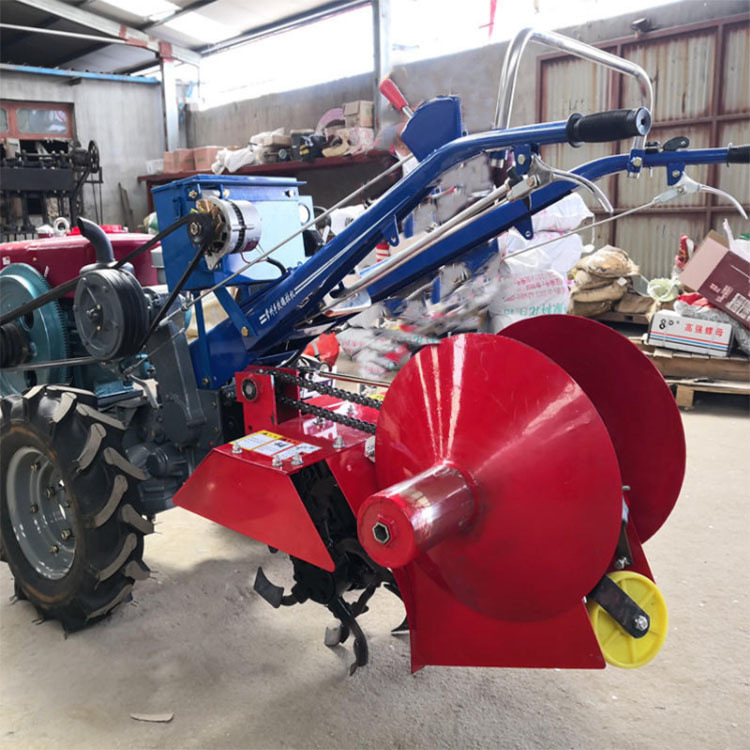 草莓開(kāi)溝起壟機(jī) (33).jpg