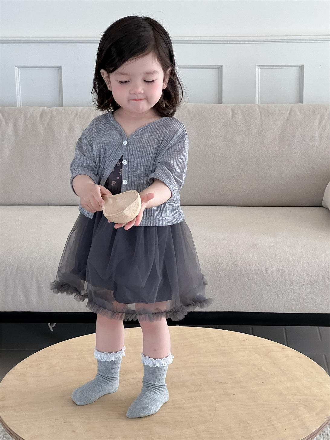 Chaqueta de protección solar para niñas, ropa infantil de verano estilo coreano, conjunto de verano para bebé, nuevo conjunto de falda con tirantes para niñas 2026.