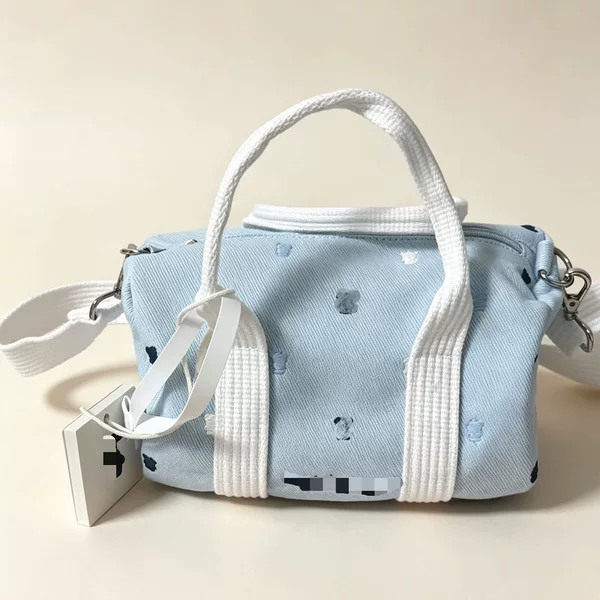Twoi Creamy Fresh Blue Bear Embroidered Bucket Bag - Versatile for Commuting, Can Be Hand-carried or Cross-body, Small Bag for Girls