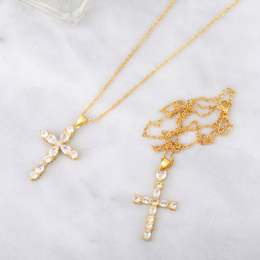 European And American Cross Necklace Full Diamond Pendant Copper Necklace display picture 8