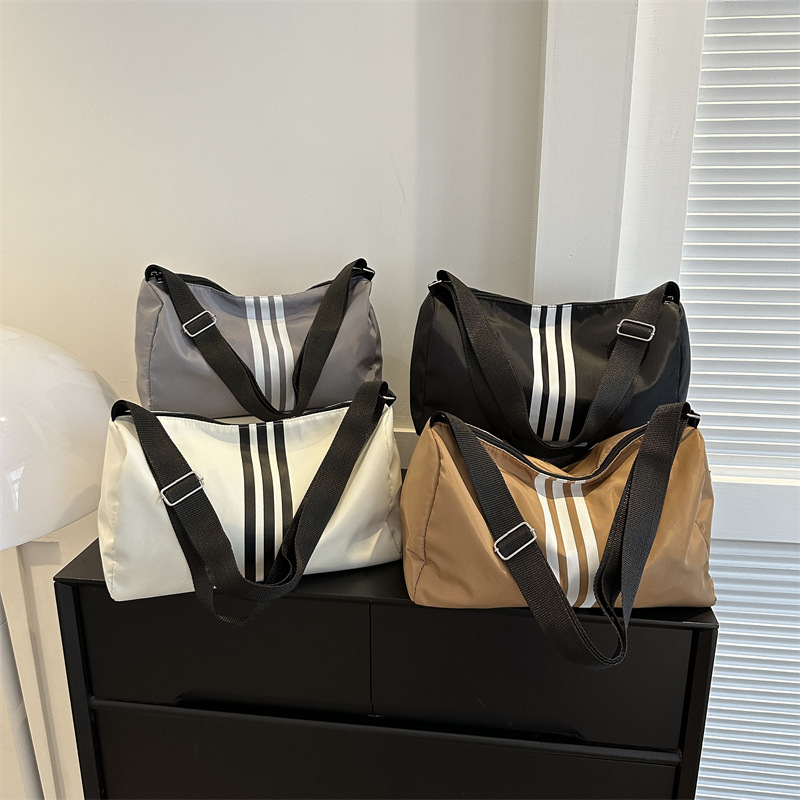 Gran capacidad moda Otoño e Invierno nuevo color sólido estilo coreano bolso 2023 estilo occidental bolsa casual bolso de hombro bolsa