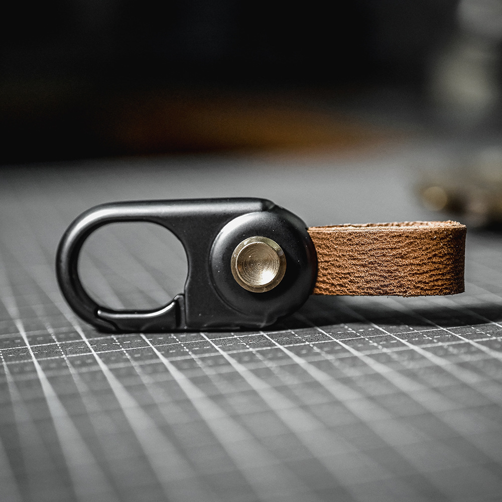 다크 브라운 가죽