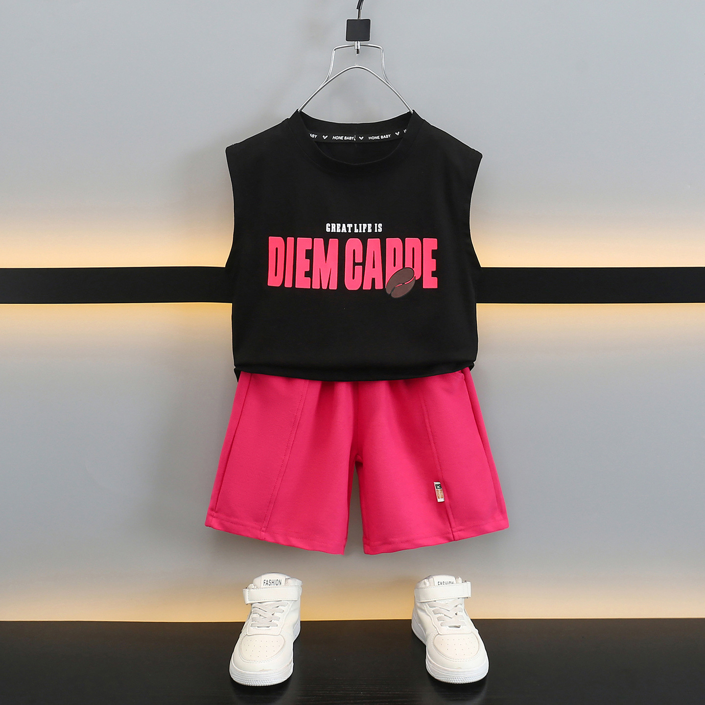 8517 traje de chaleco para niños pantalones cortos sin mangas de verano para niños de dos piezas 2025 nueva ropa de calle frita para bebés 3