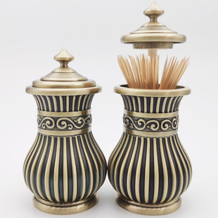 Spot wholesale Nordic metal toothpick box home personality living room hotel creative press type automatic pop-up fashion