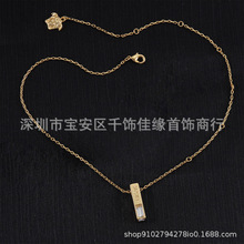 欧美简约跨境供应美杜莎恶魔镶钻金条项链潮流男女长方形几何吊坠