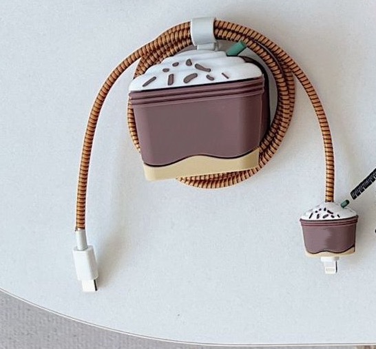 2024 nueva cubierta protectora de cabezal de carga rápida estándar británico de dibujos animados de 20W para cargador de Apple 20WPD plegable de tres enchufes