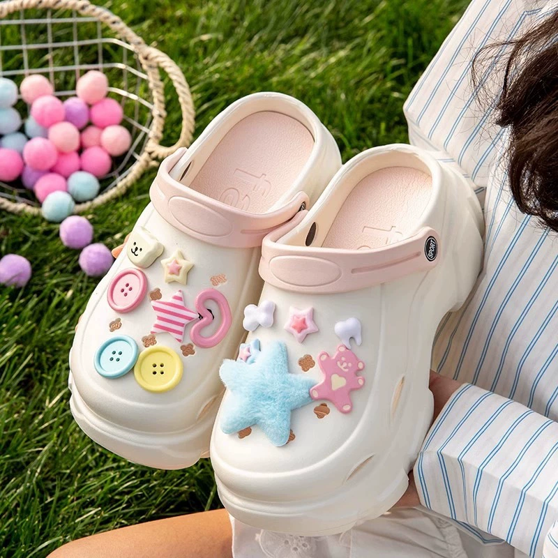 Женские летние уличные тапочки Dopamine Croc Shoes, новая модель 2024 года, увеличивающие рост на 3,5 см, с закрытым носком, нескользящие, двусторонние.