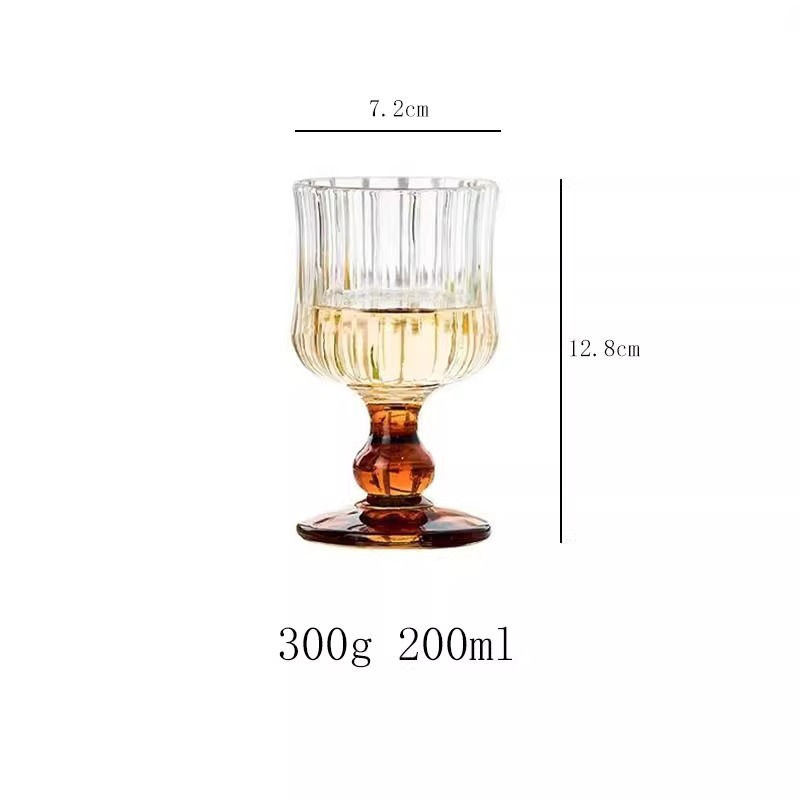 en el viento ligero y lujoso hogar taza de vidrio retrógrado taza de jugo taza de agua taza de vino antiguo taza de vino nicho taza de vino tinto
