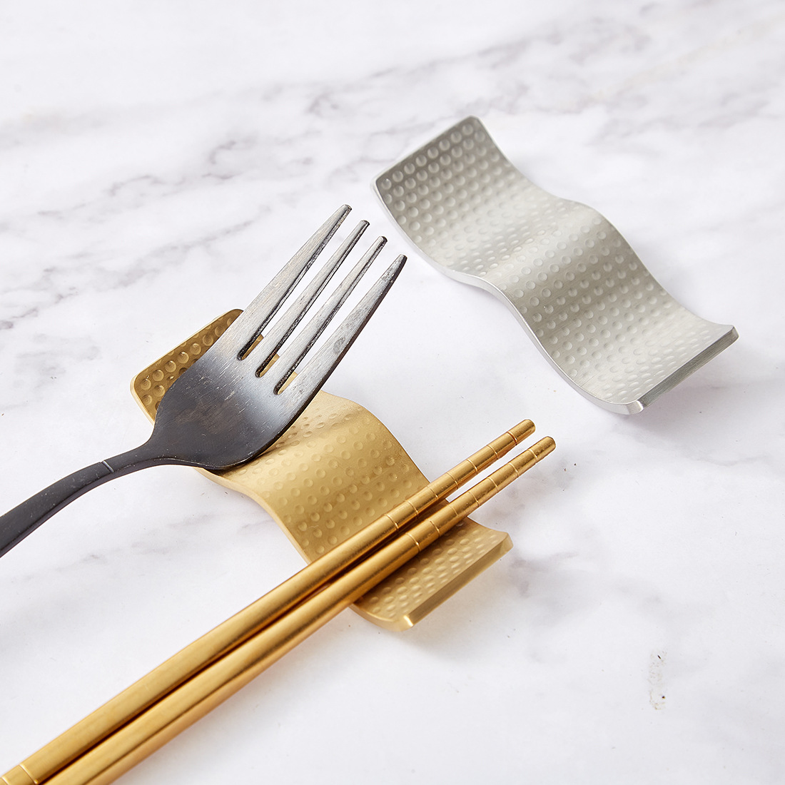 304 Stainless Steel Chopstick Holder Gold Metal Hammer Point Dual-purpose Chopstick Holder Restaurant Hotel Table Chopstick Holder Cutlery Pillow