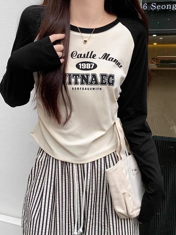ラグラン袖Tシャツ 秋2025新作 レディース スリムフィット プリント入りインナーシャツ デザイン感のあるプリーツ入り万能ショートトップス|undefined