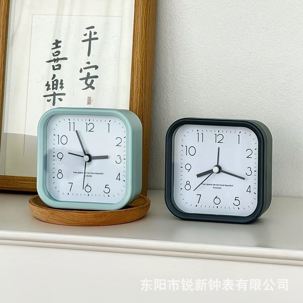 Fábrica directa cuadrada simple tridimensional moda decoración del hogar despertador estudiante digital creativo despertador pequeño reloj despertador