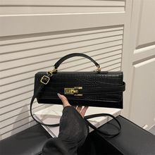 ����Ů2025�n���|�Еr�����e�W�t�μ���������б���СŮʿ����