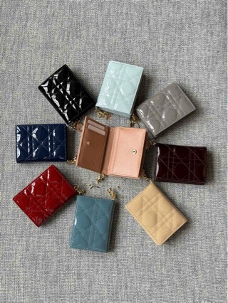 D Brand Flip Card Holder Patent Leather Cowhide Lining Sheepskin Boutique Charm with Trellis Pattern Wallet Women's Bag