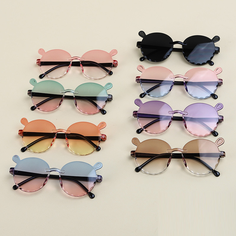 2026 gafas de sol para niños en un marco al por mayor una pieza de joyería de una variedad de combinación de gafas de sol para niños en stock