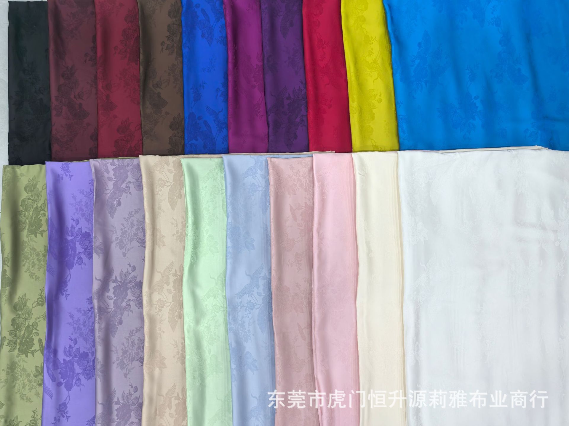 新款钻石丝提花面料 亮丝飞鹤提花布 潮流国风旗袍连
