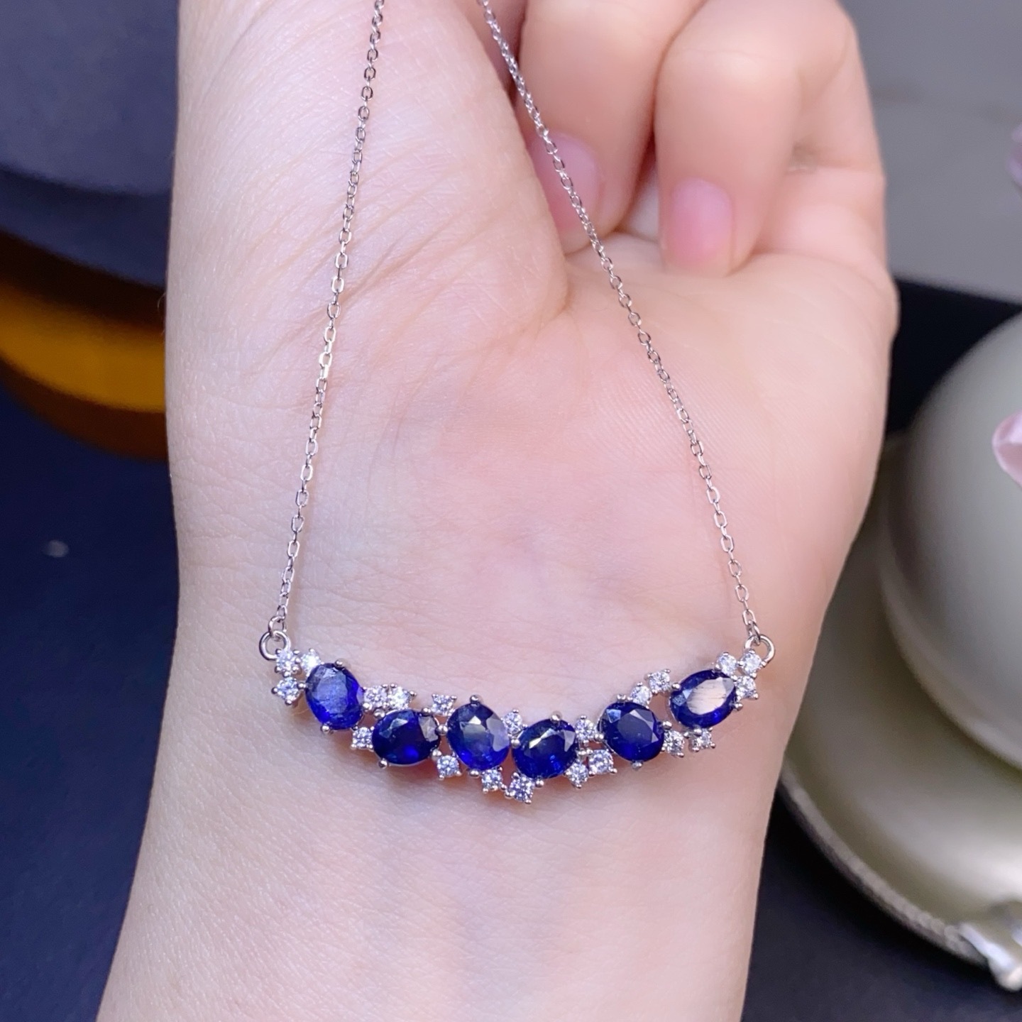 Sapphire pendant jade