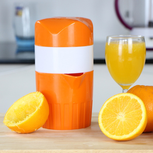 Factory direct sale manual juice cup wheat straw juicer mini portable squeezer lemon juicer