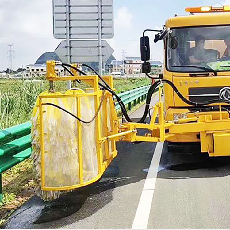 护栏清洗机 大型公路护栏清洁设备 移动便捷洒水车加装冲洗机