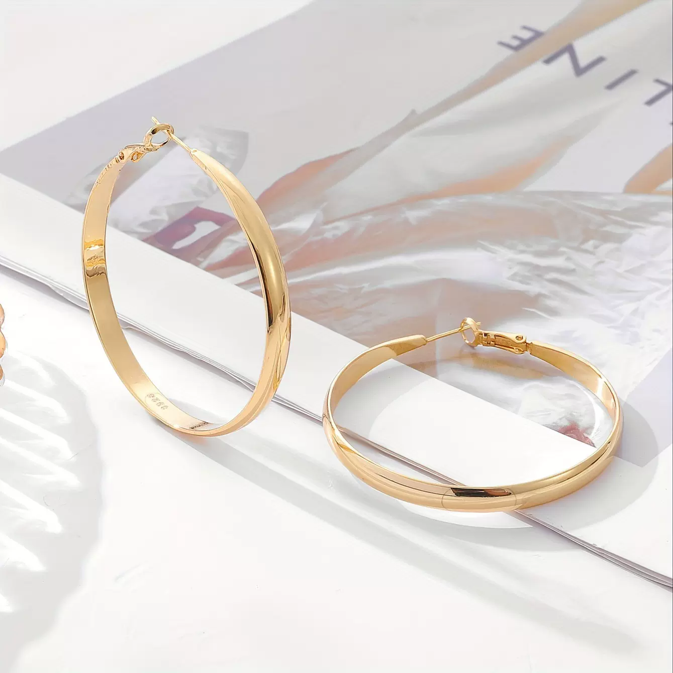 气质港风耳环2025新款潮轻奢女银针大圈圈时尚百搭网红圆圈耳饰