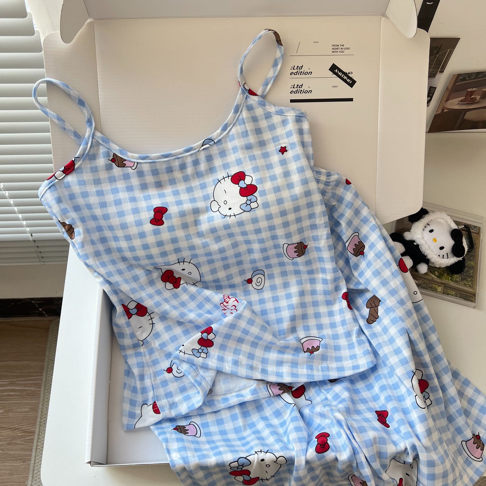 胸パッド付きオールインワンキャミソールレディース夏ピュアセクシーキャミソールストライプショーツパジャマホームウェア2点セット