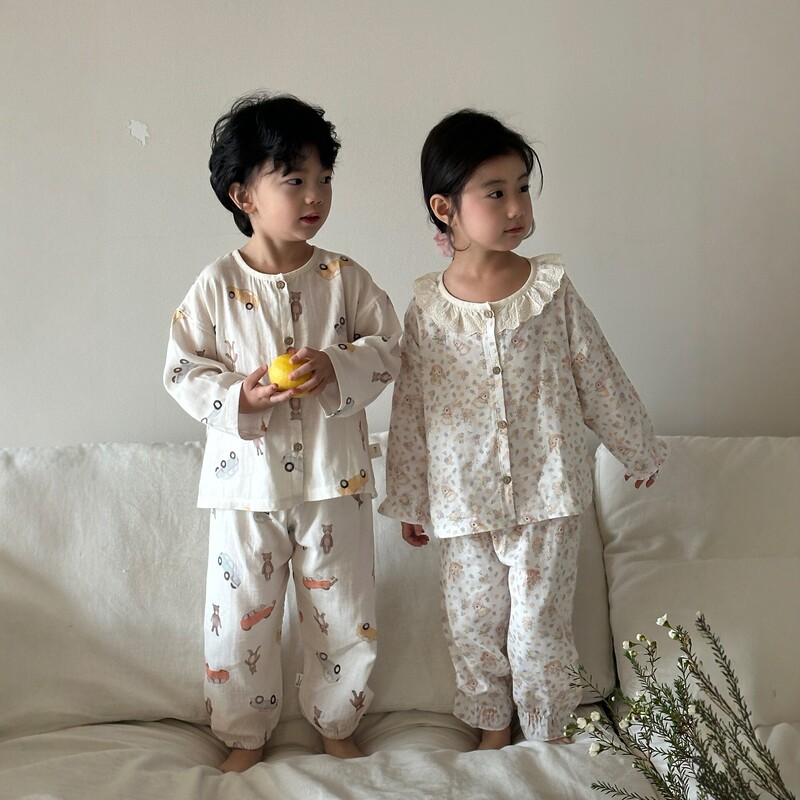 Spring and summer thin pure cotton double-layer gauze children's home wear, long-sleeved air-conditioning clothing for boys and girls, parent-child pajama set Spring and summer thin pure cotton double-layer gauze children's home wear, long-sleeved air-conditioning clothing for boys and girls, parent-child pajama set