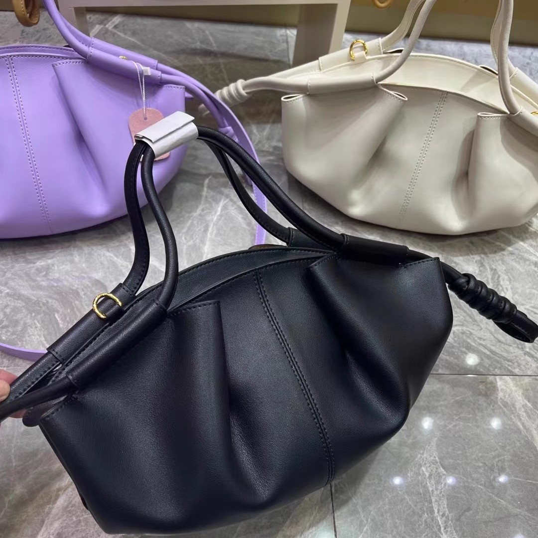 2025新款罗家pase*纳帕牛皮手袋抽绳饺子包时尚高级感云朵包女包