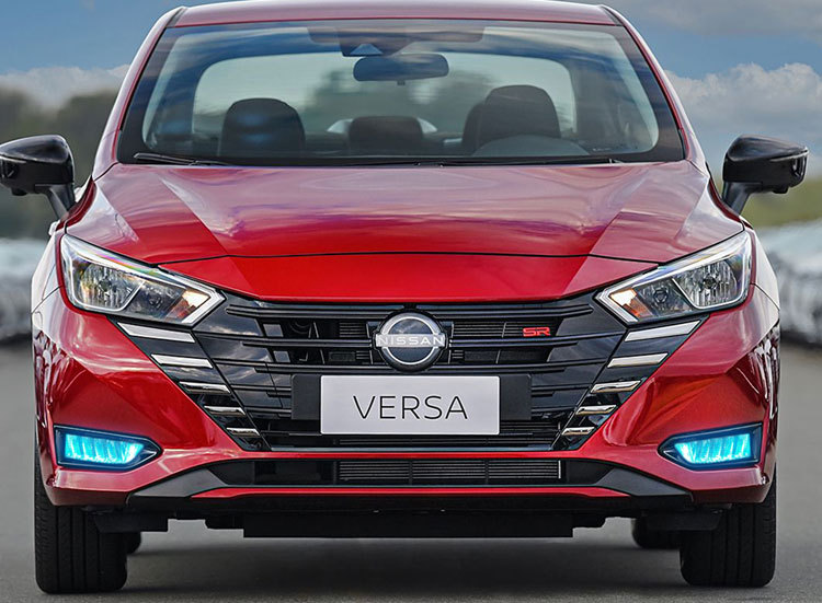 Suitable for 23-26 Models of Nissan Sunny Daytime Running Lights, Overseas Version, American Version, Nissan Versa Sunny Fog Lights