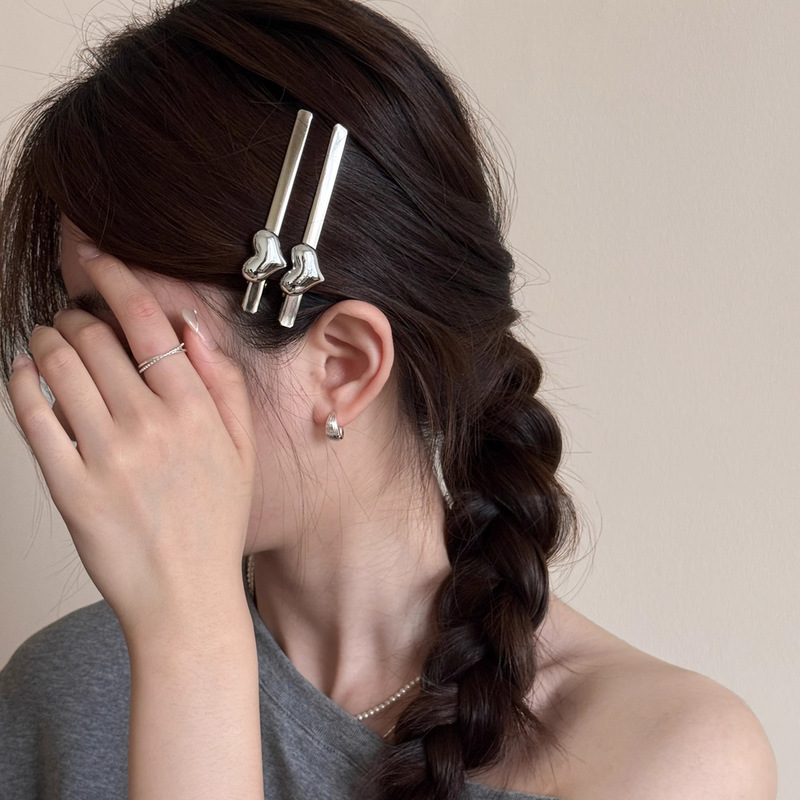 甘くてクールなシルバーのラブヘアクリップ、韓国のシンプルなクリップ、額の前髪クリップ、サイドクリップ、エレガントなヘアアクセサリー|undefined