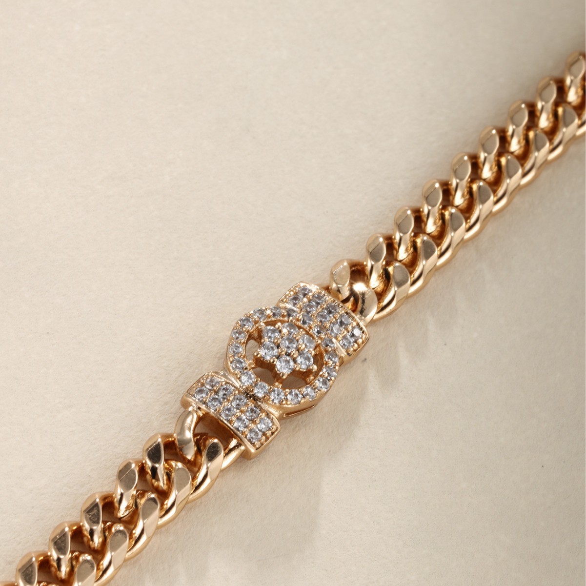 Xuping nuevo cross-border mujeres europeas y estadounidenses personalidad Hip-hop brazalete de bronce dorado flores de piedra cubana brazalete mujer