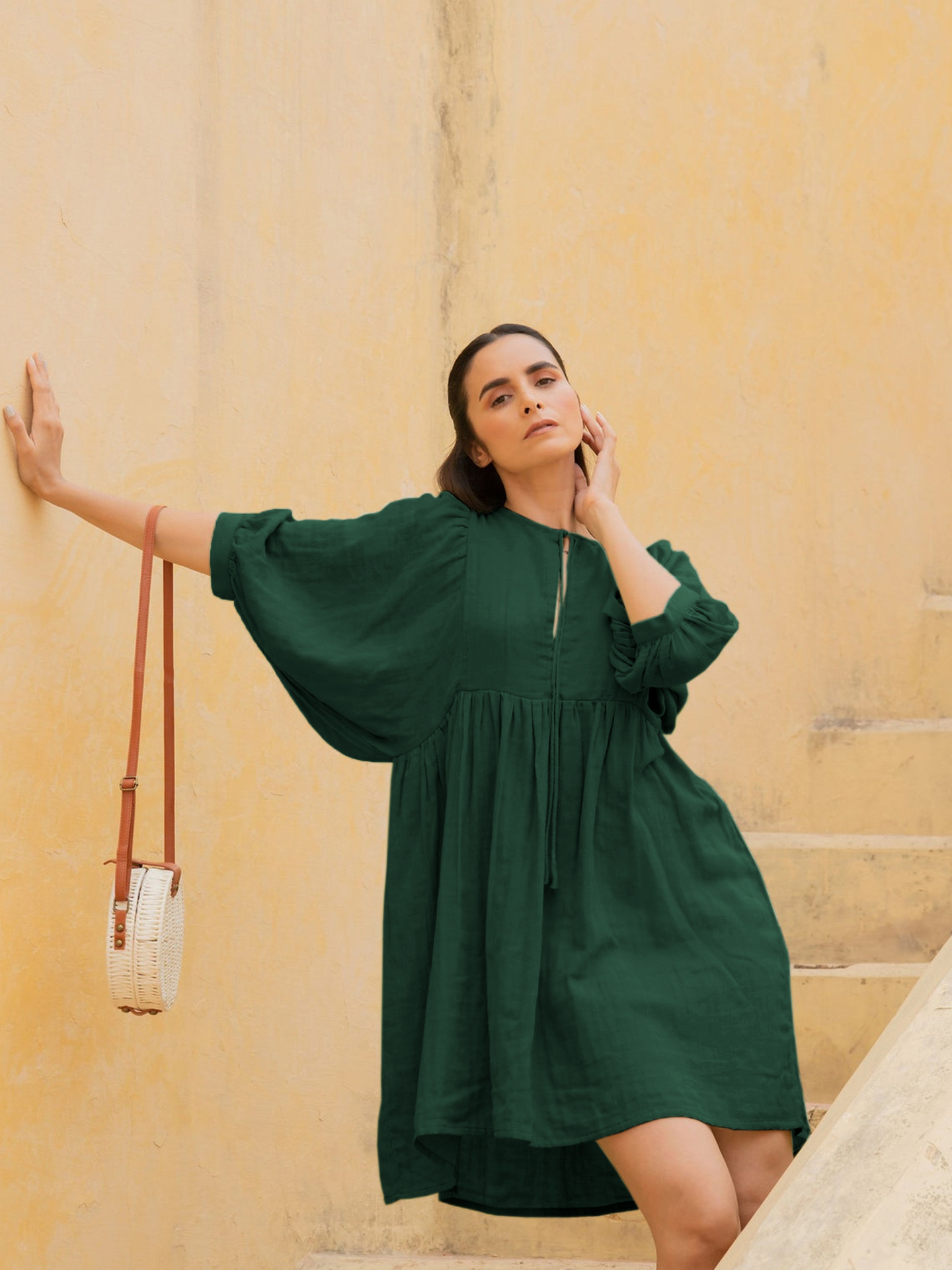 Fashion Streetwear Solid Color V Neck Half Sleeve Pleated Viscose fiber Above Knee Pleated Skirt