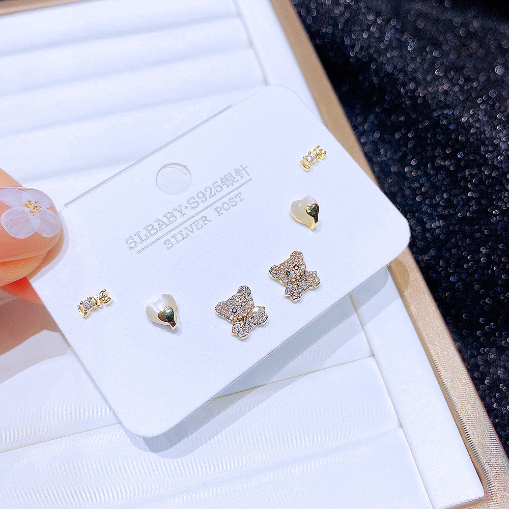 Cute Bear Heart Shape Copper Ear Studs Inlay Pearl Zircon Copper Earrings 1 Set
