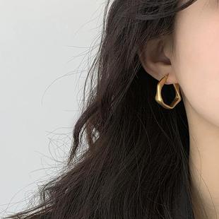 Simple Hong Kong Style Hexagonal Circle Earrings, Retro Metal Earrings, French Style, Personalized, High-End Earrings, Temperament