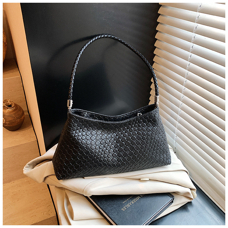 Solid color casual woven pattern large-capacity fashionable 2025 retro new style, elegant underarm bag, single-shoulder hand-carry ladies' bag undefined