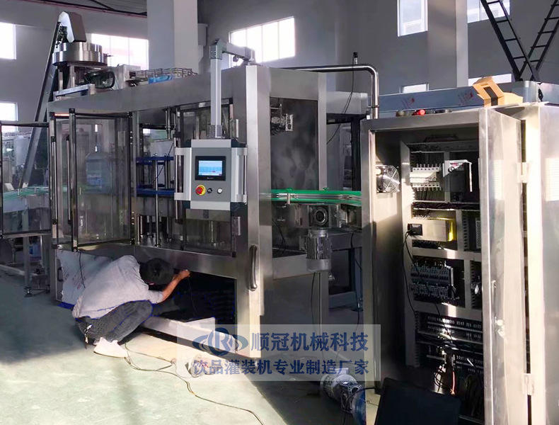 大型桶装水生产线 桶装水自动灌装机生产厂家