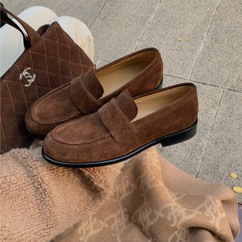 Grape Mom's Same Style Melard British Style Slip-On Suede Lazy Leather Loafers with Small Chunky Heels for Women