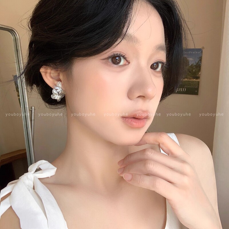 气质银色镂空蝴蝶耳环女设计感小众精致银针耳钉适合夏天的耳饰品|undefined