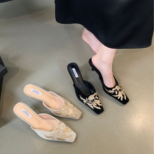 New Chinese Embroidery Half Slippers Women's Shoes 2024 New Embroidery Vintage Half Slippers Fashion Square Head High Heeled Sandals Women's Shoes