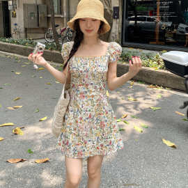 2026新款小清新碎花连衣裙女夏季收腰显瘦a字裙小个子穿搭短裙子