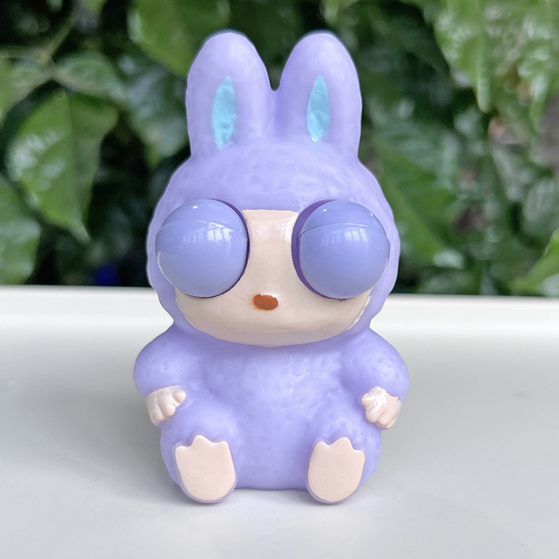 눈을 가늘게 뜨고 있는 래브 [보라색]