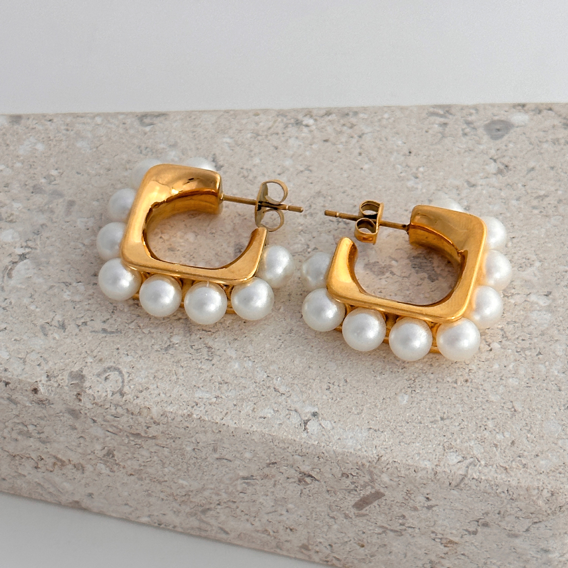 13g Weight Ion Plating (IP) Gold Plating Process 304 Stainless Steel Ear Needle Material 1 Pair Simple Style Round Inlay Titanium Steel Pearl Ear Studs