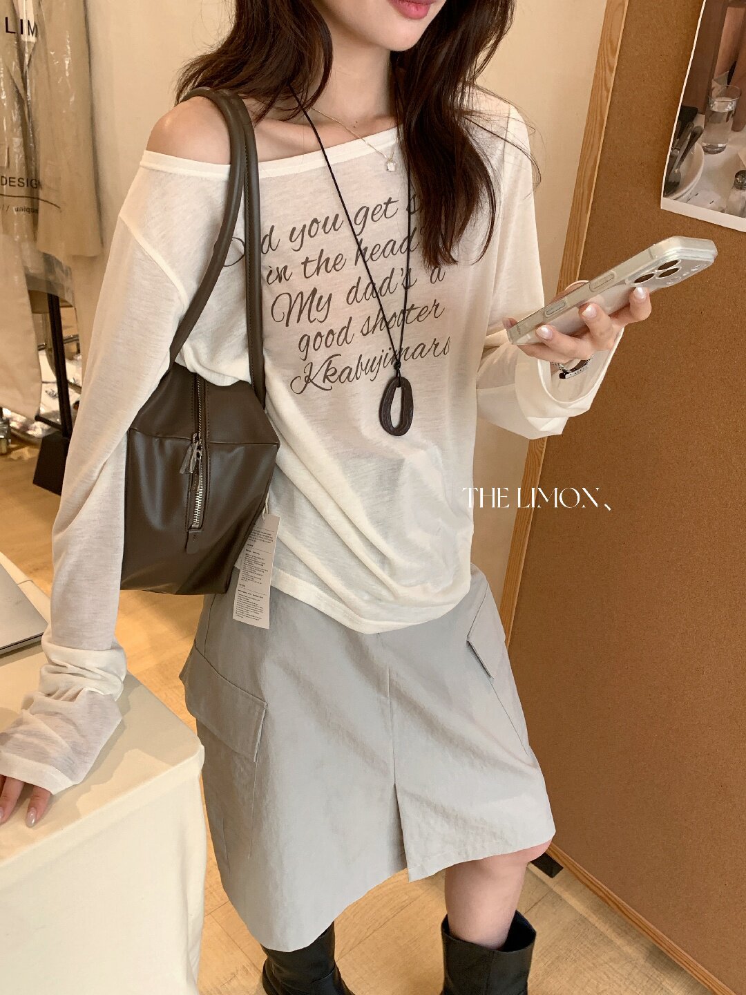 Áo thun nữ tay dài cổ tròn in chữ, phong cách Hàn Quốc, chất liệu cotton thoáng mát — màu đen, màu trắng, màu xám, màu vàng chi tiết 62