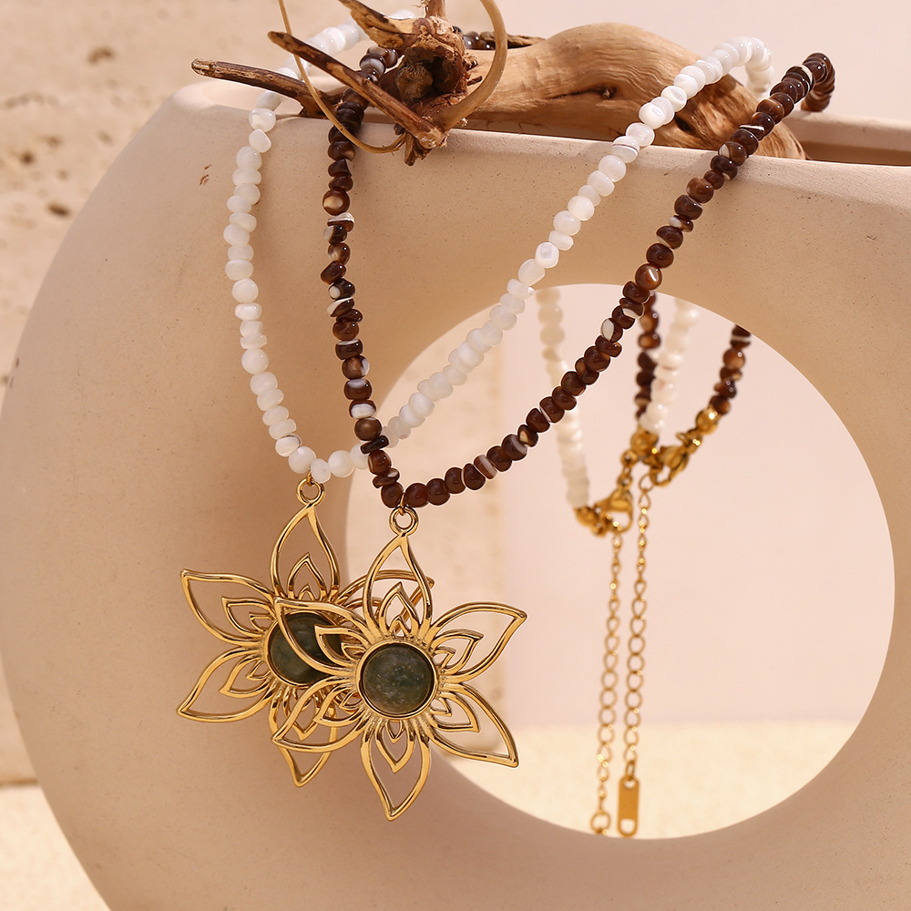 Handmade Natural Stone Flower Necklace